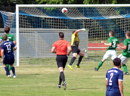 Arthur Blech lupft zum 1:0 ein