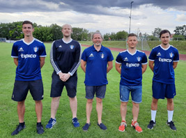 Coach Steffen Mandel mit den Neuzugängen Thomas Pohle, Robert Schlegel, Sascha Gerber und Robert Wagner (v.l.) - Es fehlt Mustapha Amari