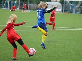 Unsere E2-Junioren gewannen gegen die Mädchen des HFC 6:2