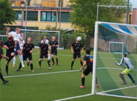 Kopfballversuch von Axel Everding - diesmal noch erfolglos