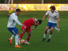 Turbine (weiß) unterliegt 2:0 in Thalheim